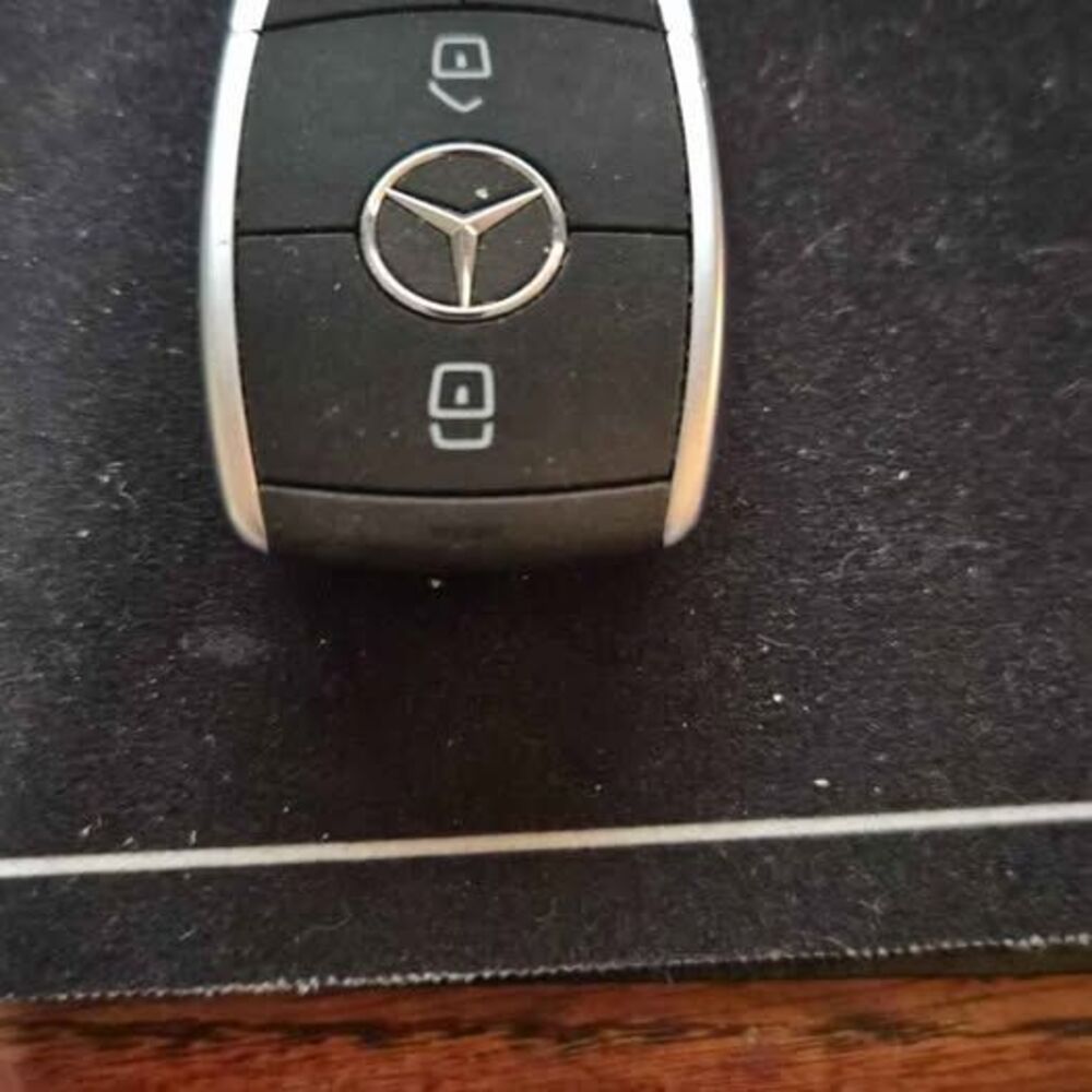2021 Mercedes-Benz GLC300 3-Button Key Fob pre-owned
